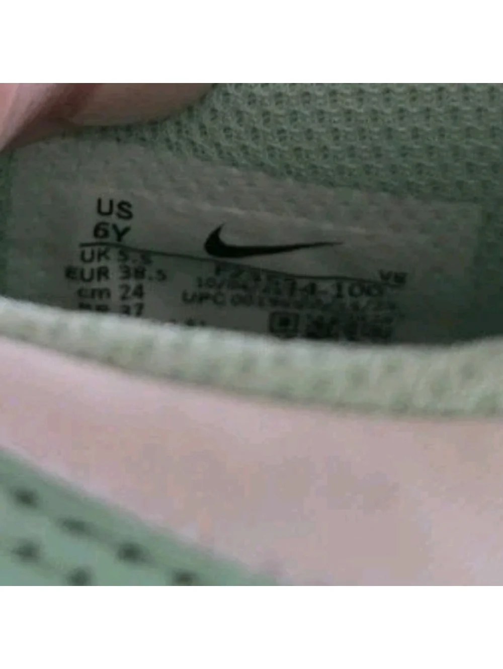 Nike Dunk Low White Mint Green Size 6Y Women’s Size 7.5 Sneakers School Casual